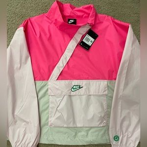 Womens nike windbreaker